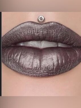 Jeffree RESTRAINTS Metallic Plum Lipstick - Deep Shimmer Lip Color